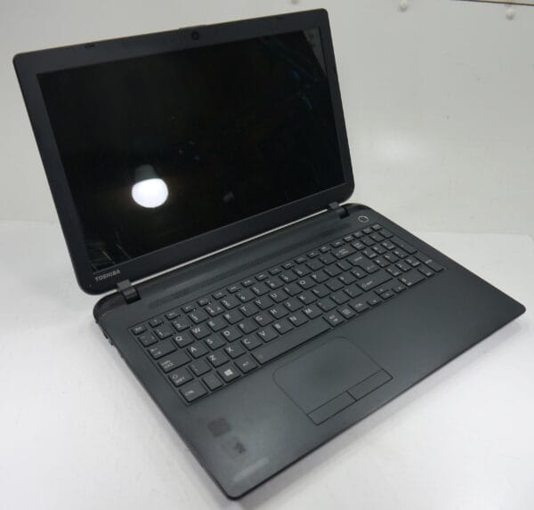 Toshiba C50D-B-120 Laptop 15.6 Inch Black - Image 4